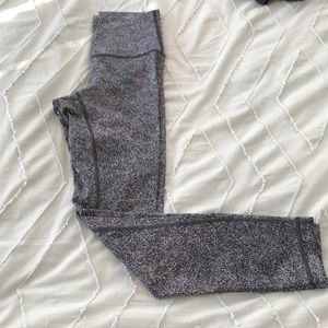 lululemon mid-calf cropped leggings